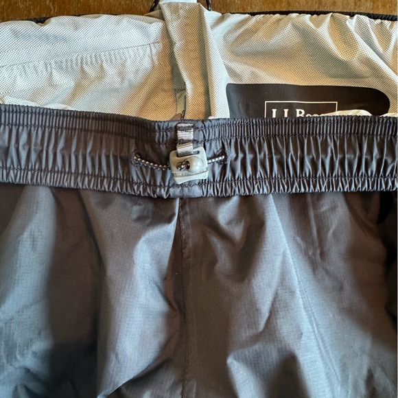 LL Bean women’s windbreaker pants - Picture 4 of 4